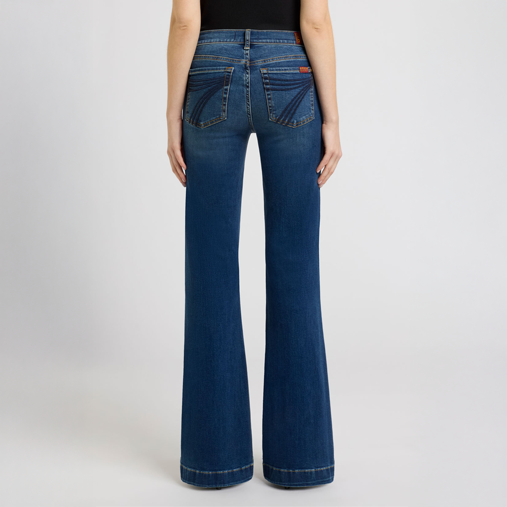 DOJO Melrose jeans worn by a person on a light gray background